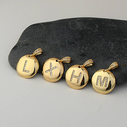 Colar Feminino com Pingente Letras do Alfabeto, Cor Ouro.